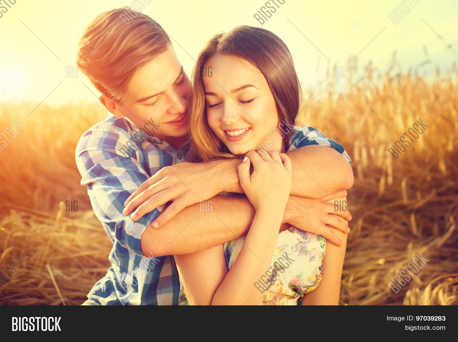 wallpapers Bf And Gf Together boyfriend or girlfriend is cheating