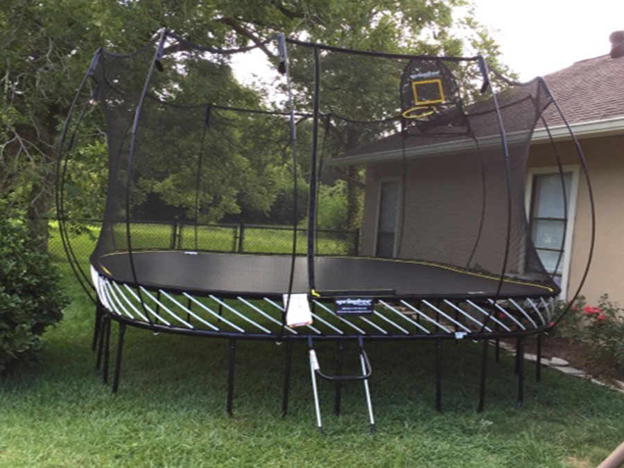 photo Tree Frog Trampoline large square spring free trampoline